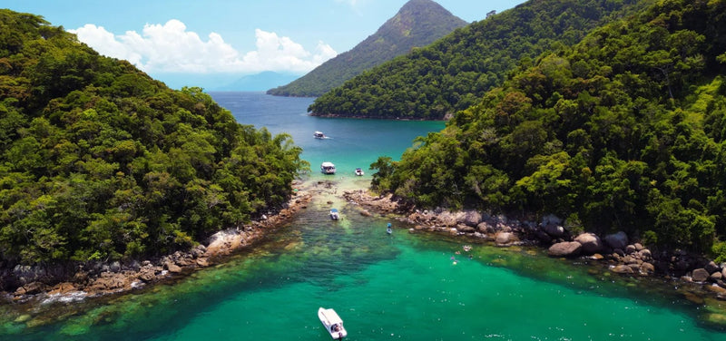 Carregue imagem no visualizador da galeriaMeia Volta à Ilha Grande com Lagoa Azul, Lagoa Verde e Praias Paradisíacas