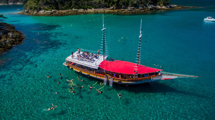 Tour en Barco por las islas paradisíacas en Ilha Grande -   Salida Barra da Tijuca ( Regular)