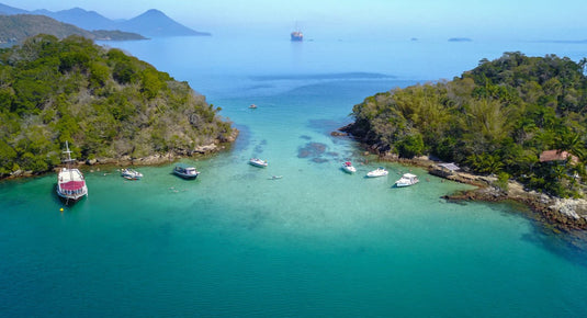 Tour en Barco por las islas paradisíacas en Ilha Grande -   Salida Barra da Tijuca ( Regular)