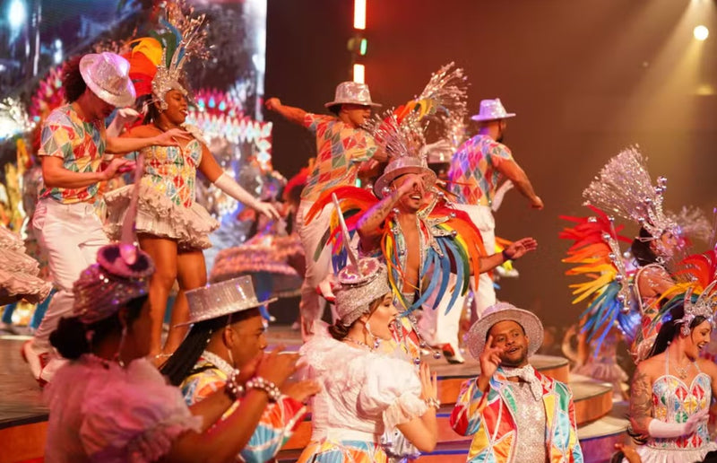 Carregue imagem no visualizador da galeriaCena Show Roxy – Sabor, Música y Magia de la Noche Carioca - Regular
