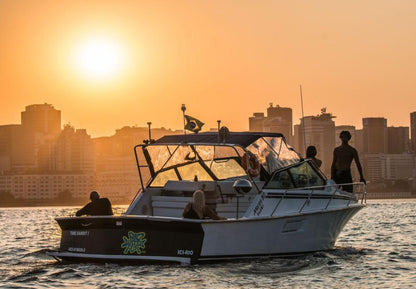 Paseo en barco al atardecer en Río de Janeiro
