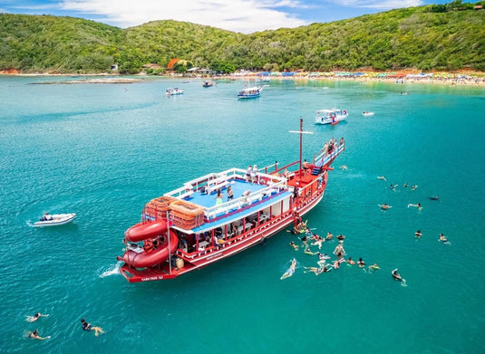 Passeio de Barco em Búzios: Praias, Ilhas e Paradas para Mergulho