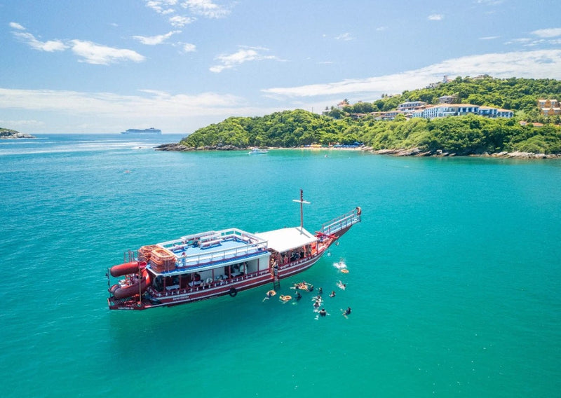 Carregue imagem no visualizador da galeriaPasseio de Barco em Búzios: Praias, Ilhas e Paradas para Mergulho
