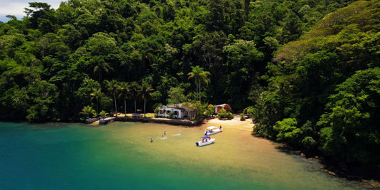 Meia Volta à Ilha Grande com Lagoa Azul, Lagoa Verde e Praias Paradisíacas