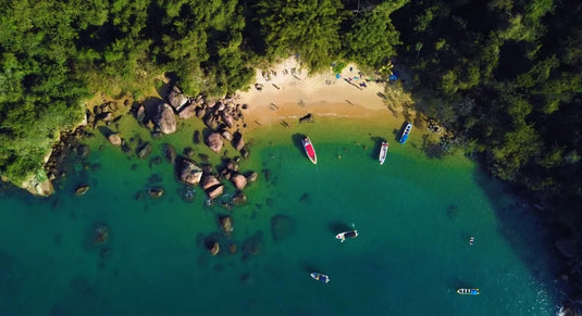 Meia Volta à Ilha Grande com Lagoa Azul, Lagoa Verde e Praias Paradisíacas