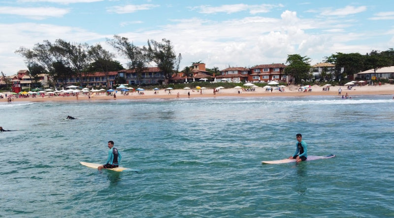 Carregue imagem no visualizador da galeriaAula de Surf em Búzios: Experiência Completa com Instrutor
