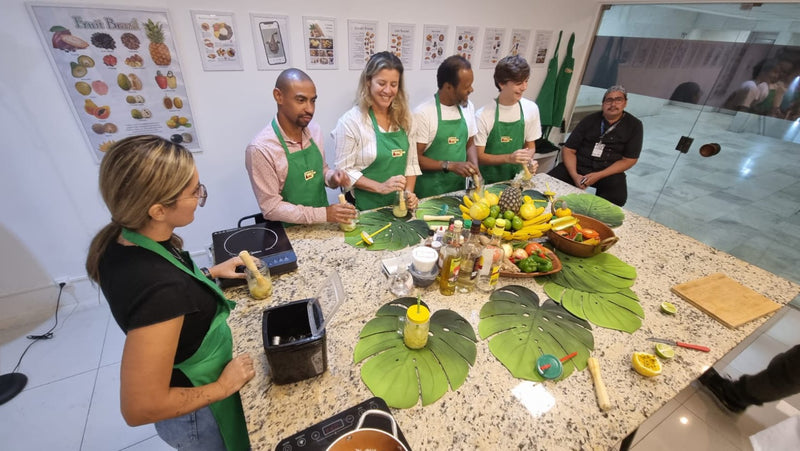 Carregue imagem no visualizador da galeriaAula de Culinária  - Sabores do Brasil: Experiência Moqueca Baiana
