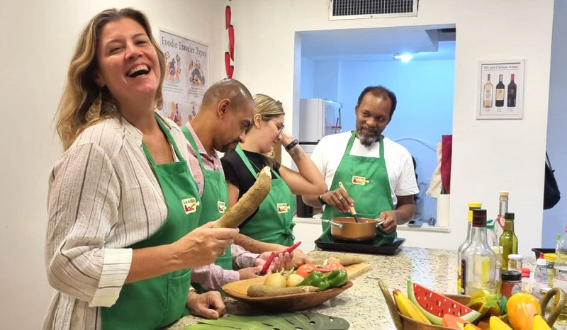 Carregue imagem no visualizador da galeriaAula de Culinária  - Sabores do Brasil: Experiência Moqueca Baiana
