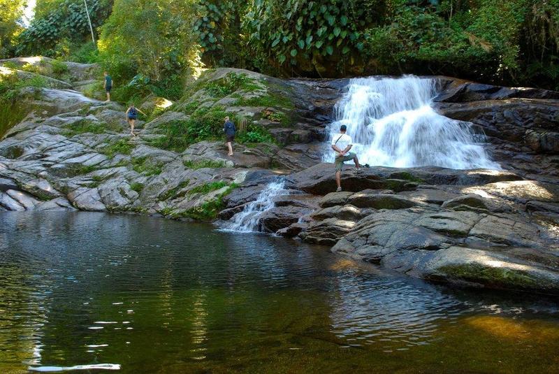 Carregue imagem no visualizador da galeriaJeep Tour, Cachoeiras e Engenho da Cachaça  -  Viaje no tempo com a história e cultura regional de Paraty
