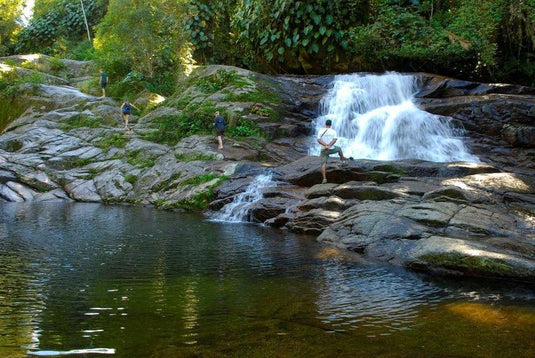 Jeep Tour, Cachoeiras e Engenho da Cachaça  -  Viaje no tempo com a história e cultura regional de Paraty