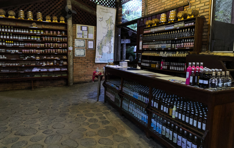 Carregue imagem no visualizador da galeriaJeep Tour, Cachoeiras e Engenho da Cachaça  -  Viaje no tempo com a história e cultura regional de Paraty
