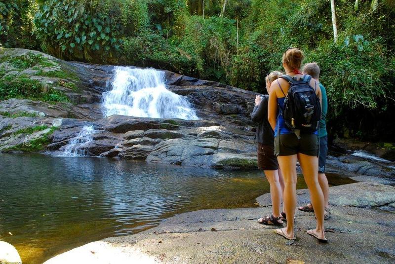 Carregue imagem no visualizador da galeriaJeep Tour, Cachoeiras e Engenho da Cachaça  -  Viaje no tempo com a história e cultura regional de Paraty

